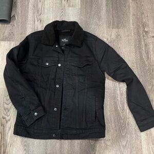 Like new black denim jacket for men, sherpa lining